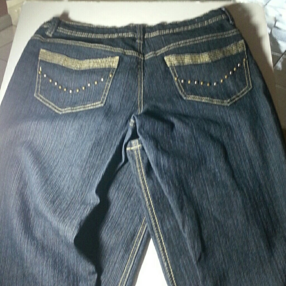 Revolt Jeans - Picture 2 of 4